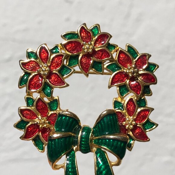 Christmas Wreath Poinsettia Pin Brooch Beautiful Design Green Gold Red - Picture 4 of 4